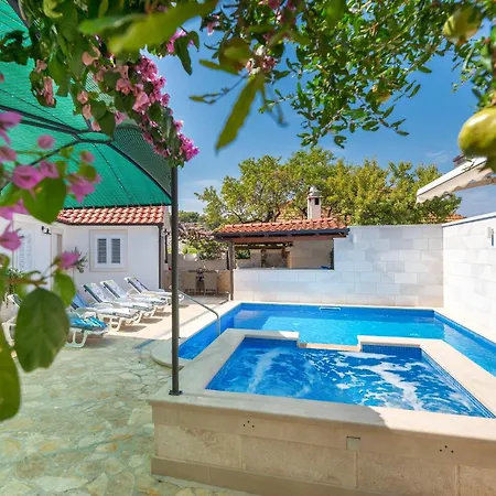 Family Friendly House With A Swimming Pool Skrip, Brac - 17345 Casa de Férias *