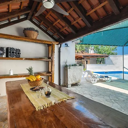بيت للعطل Family Friendly House With A Swimming Pool Skrip, Brac - 17345 *